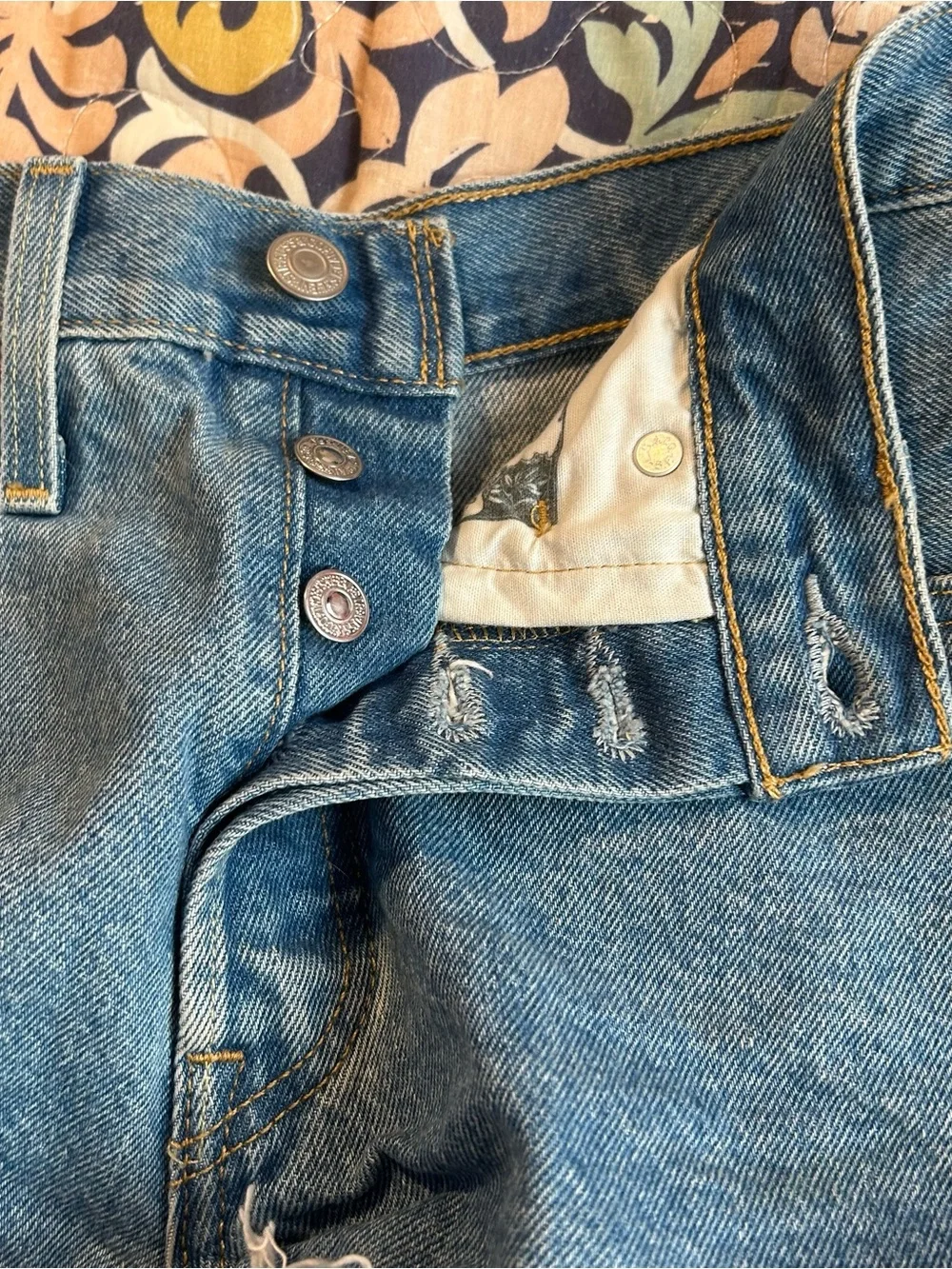 Levis 501 Denim Shorts Medium Blue Wash Womens 24 High Rise